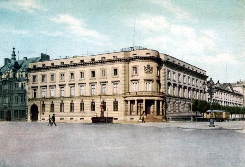 Postcard photo - prewar view of Wiesbaden Stadtschloss, Germany