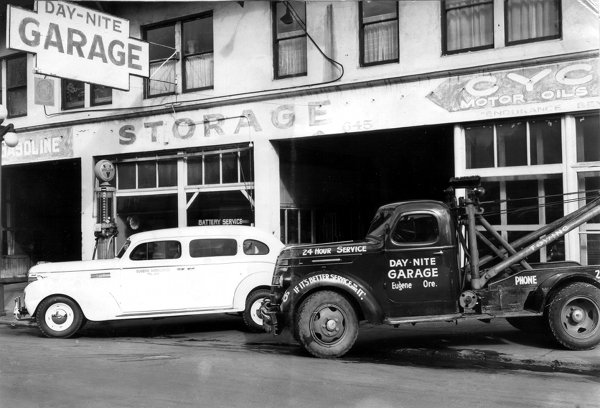 Day-Nite Garage, ambulance, tow truck - Eugene, Oregon 1939
					9